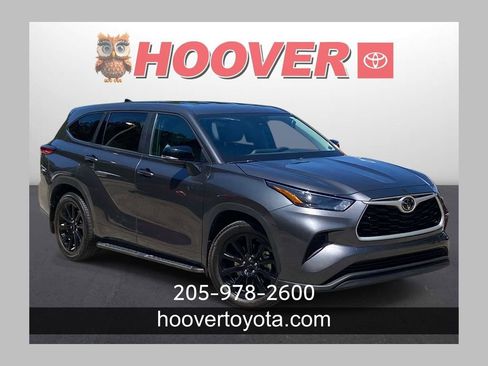 Used 2023 Toyota Highlander L AWD/4WD image 1