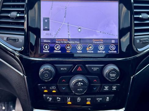 Used 2021 Jeep Grand Cherokee Limited w/ Quick Order Package 28K 80th AWD/4WD image 18