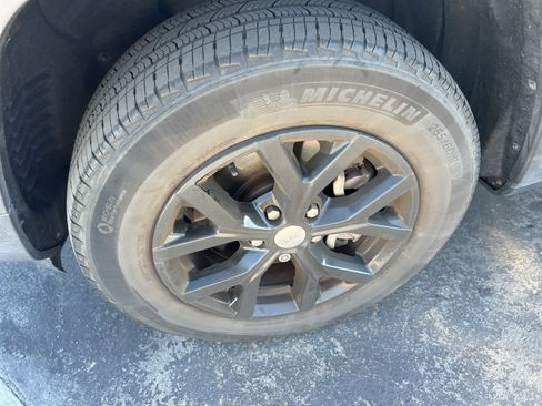 Used 2021 Jeep Grand Cherokee L Limited image 13