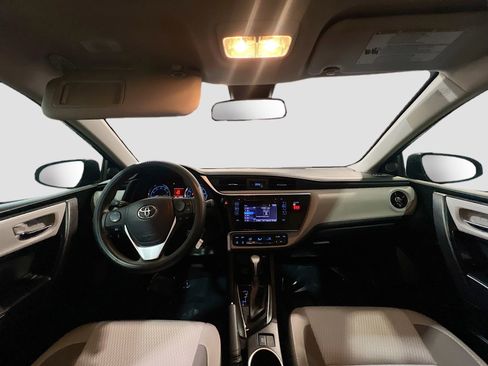 Used 2018 Toyota Corolla LE w/ Carpet Mat Package (TMS) FWD image 15