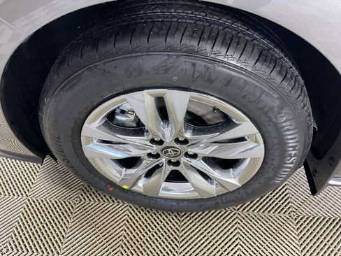 New 2026 Toyota Sienna Limited image 4