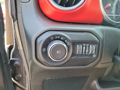 Used 2019 Jeep Wrangler Unlimited Rubicon AWD/4WD image 25
