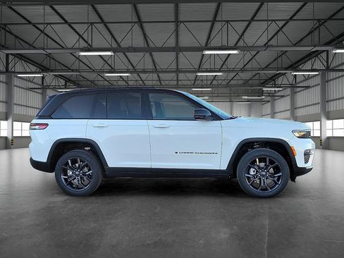 New 2025 Jeep Grand Cherokee Limited image 5