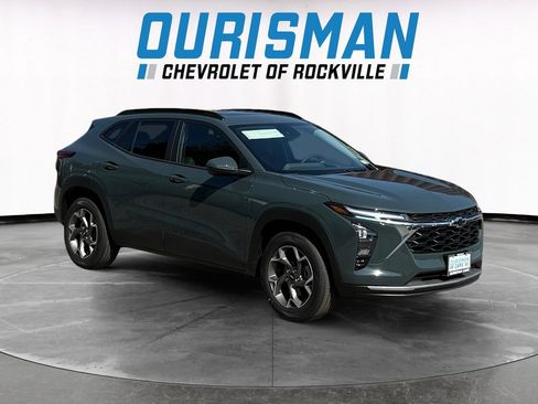 New 2026 Chevrolet Trax LT w/ Sunroof Package FWD image 1