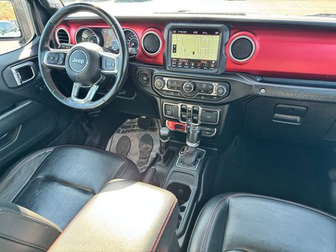 Used 2022 Jeep Wrangler Unlimited Rubicon w/ Cold Weather Group AWD/4WD image 12