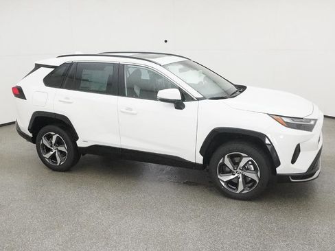 New 2025 Toyota RAV4 SE image 27