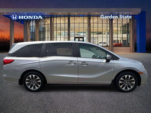 Certified 2024 Honda Odyssey EX-L image 5