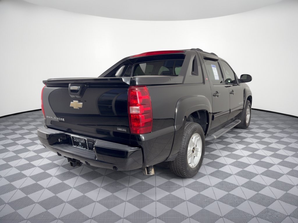 Used 2011 Chevrolet Avalanche LT w/ Luxury Package RWD image 9