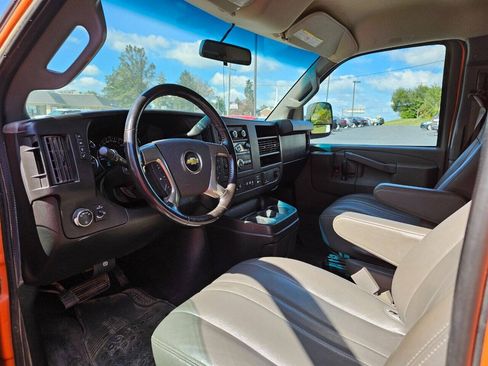 Used 2017 Chevrolet Express 2500 RWD image 14