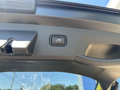 New 2025 Hyundai Tucson Limited image 40