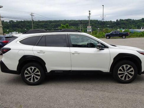 Used 2024 Subaru Outback Premium AWD/4WD image 5