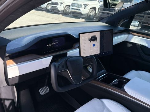 Used 2023 Tesla Model X AWD/4WD image 10