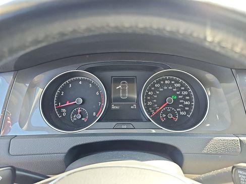 Used 2017 Volkswagen Golf Alltrack SE image 10