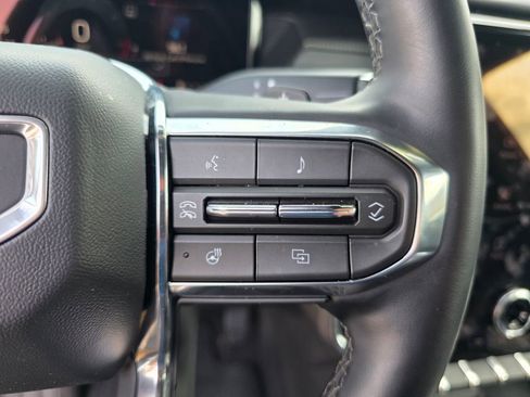 Used 2025 GMC Acadia Elevation image 25