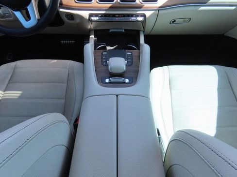 Certified 2021 Mercedes-Benz GLS 580 4MATIC image 9