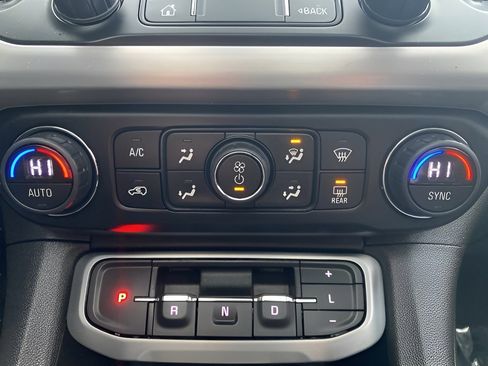 Used 2023 GMC Acadia SLE w/ Driver Convenience Package image 23