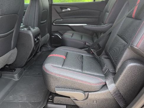 New 2026 Chevrolet Traverse RS w/ LPO, Floor Liner Package FWD image 7