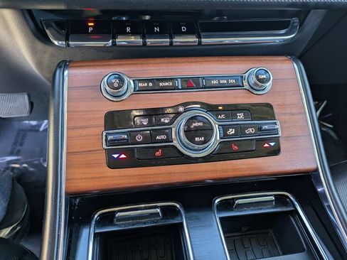 Used 2024 Lincoln Aviator Reserve AWD/4WD image 24