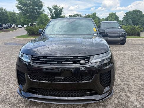 Used 2024 Land Rover Range Rover Sport AWD/4WD image 2