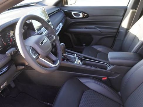 New 2026 Jeep Compass Latitude image 20