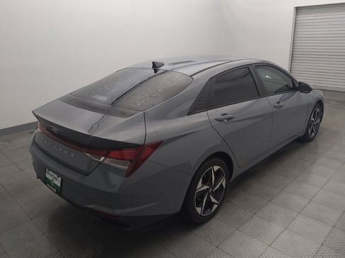 Used 2023 Hyundai Elantra SEL w/ Convenience Package FWD image 9