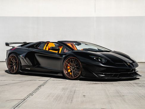 Used 2020 Lamborghini Aventador SVJ AWD/4WD image 15