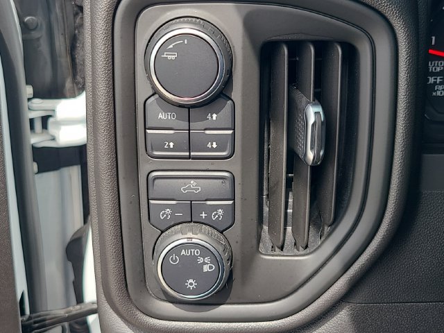 Used 2024 Chevrolet Silverado 1500 Custom Trail Boss w/ LPO, Dark Essentials Package AWD/4WD image 27