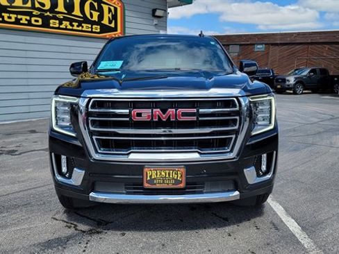 Used 2023 GMC Yukon XL SLT AWD/4WD image 3