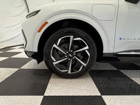 New 2025 Chevrolet Equinox EV LT FWD image 12
