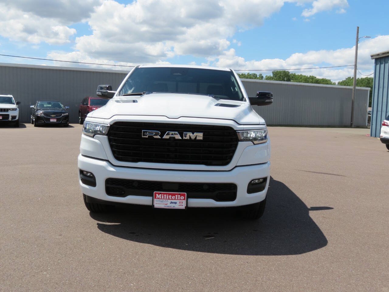 Used 2025 RAM 1500 Laramie w/ Sport Appearance Package AWD/4WD image 7