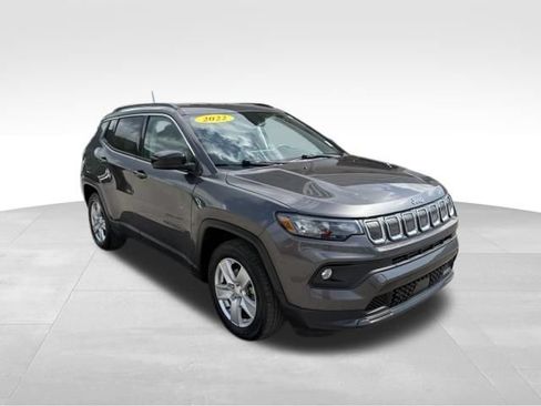 Used 2022 Jeep Compass Latitude FWD image 8