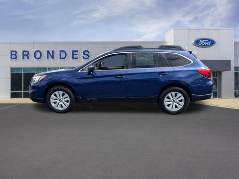 Used 2017 Subaru Outback 2.5i Premium AWD/4WD image 1