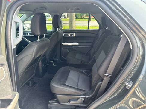 Used 2022 Ford Explorer XLT AWD/4WD image 11