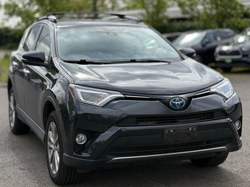 Used 2018 Toyota RAV4 Limited AWD/4WD image 7