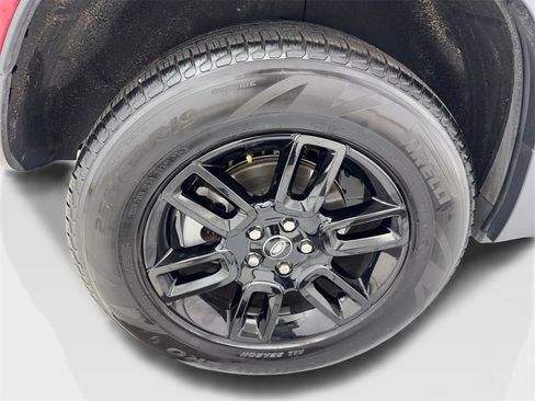 Used 2025 Land Rover Defender 110 S image 78