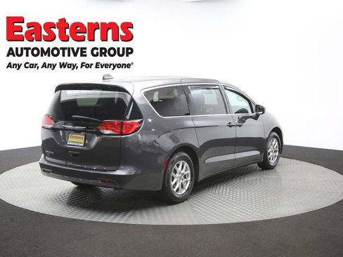 Used 2022 Chrysler Voyager LX FWD image 40