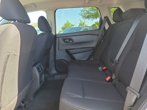 Certified 2025 Nissan Rogue S FWD image 17