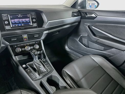 Used 2024 Volkswagen Jetta SE FWD image 21