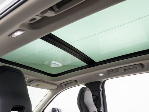 Used 2024 Volvo XC90 T8 Plus image 17