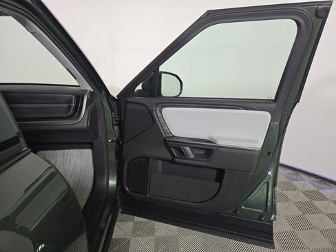 Used 2024 Rivian R1S Adventure AWD/4WD image 18
