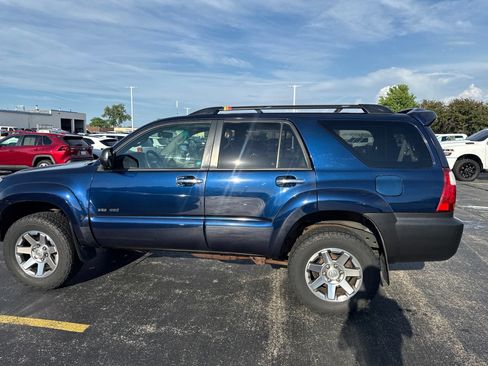 Used 2006 Toyota 4Runner SR5 AWD/4WD image 12
