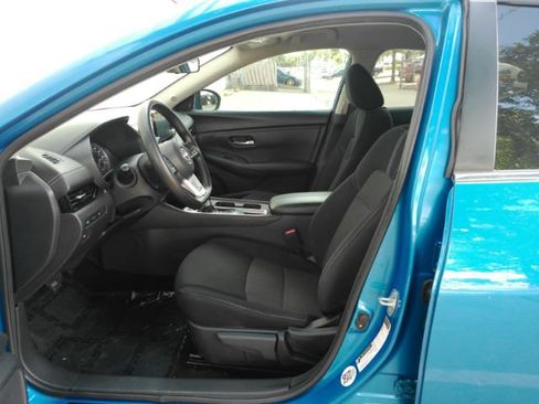 Used 2024 Nissan Sentra SV FWD image 11