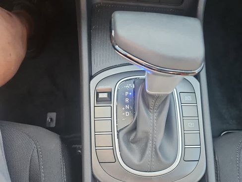 Used 2025 Hyundai Kona SEL FWD image 17