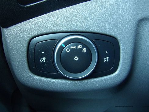 Used 2022 Ford Transit Connect XL image 19