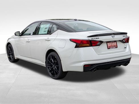 New 2026 Nissan Altima 2.5 SR w/ SR Midnight Edition Package AWD/4WD image 11