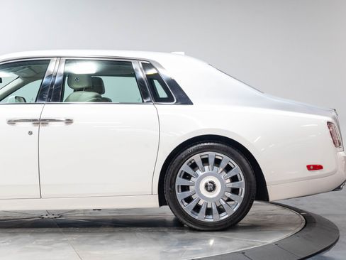 Used 2019 Rolls-Royce Phantom Sedan RWD image 44