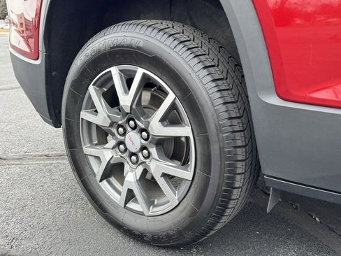 Used 2023 GMC Acadia SLT image 23