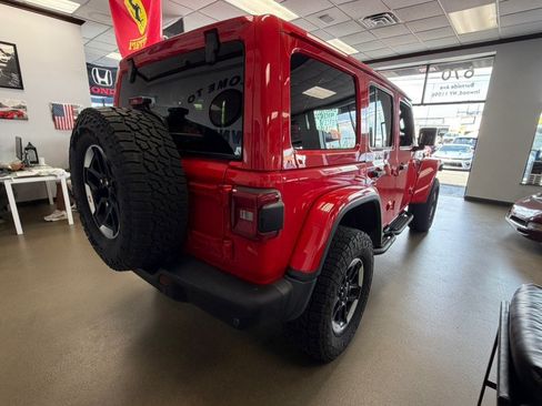 Used 2019 Jeep Wrangler Unlimited Rubicon AWD/4WD image 16