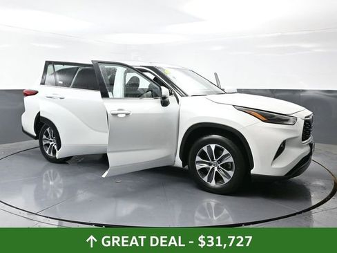 Used 2023 Toyota Highlander XLE FWD image 60