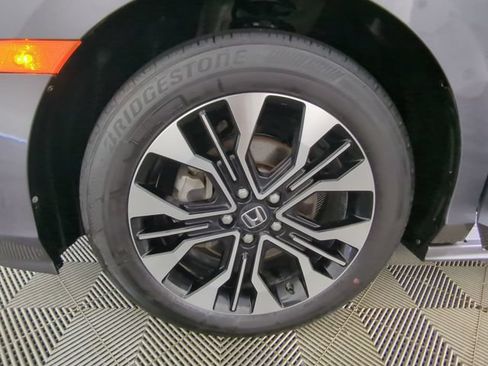 Used 2025 Honda Odyssey Elite image 16